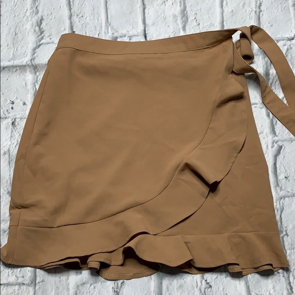 NASTY GAL CAMEL SKIRT🐪✨